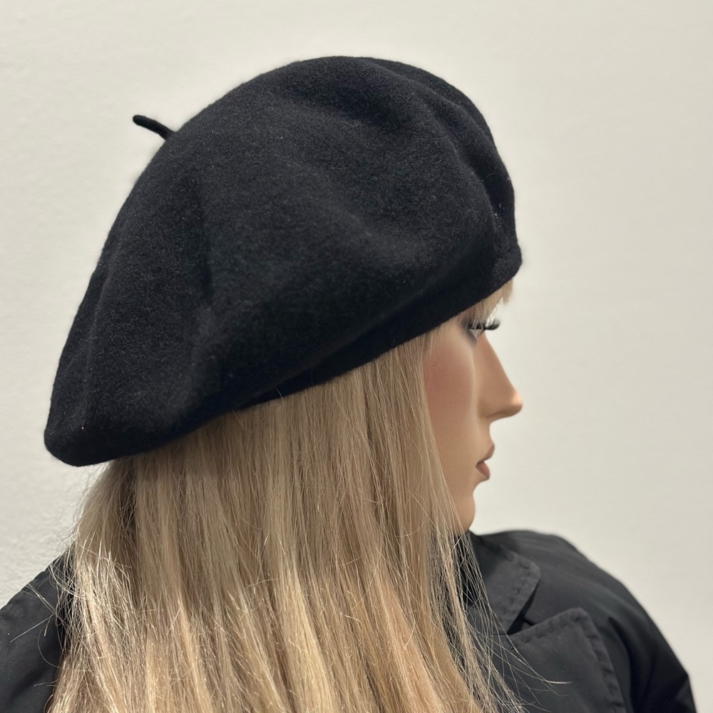 Classic Black 100% Wool Beret Hat